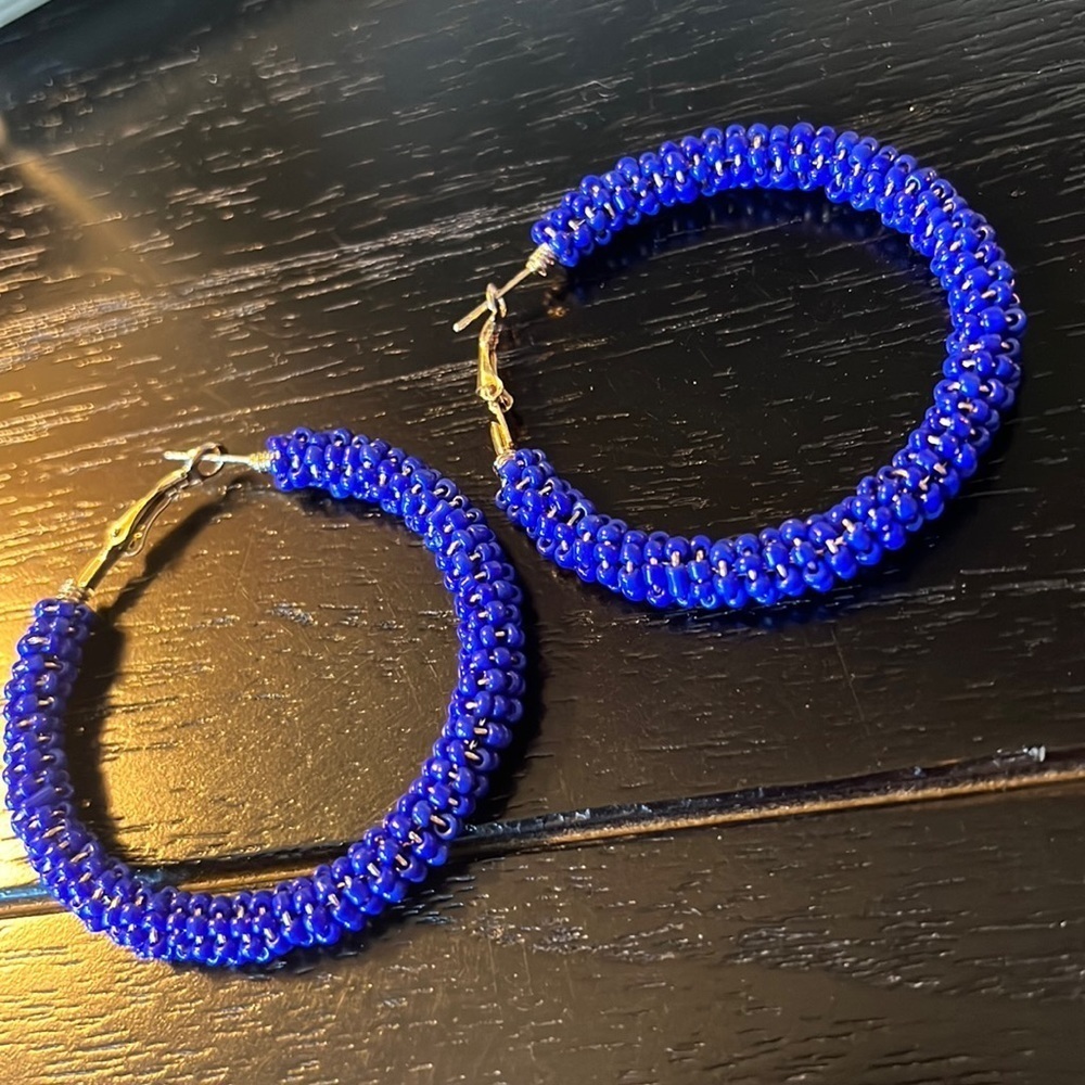 Blue beaded hoop earrings-NWT